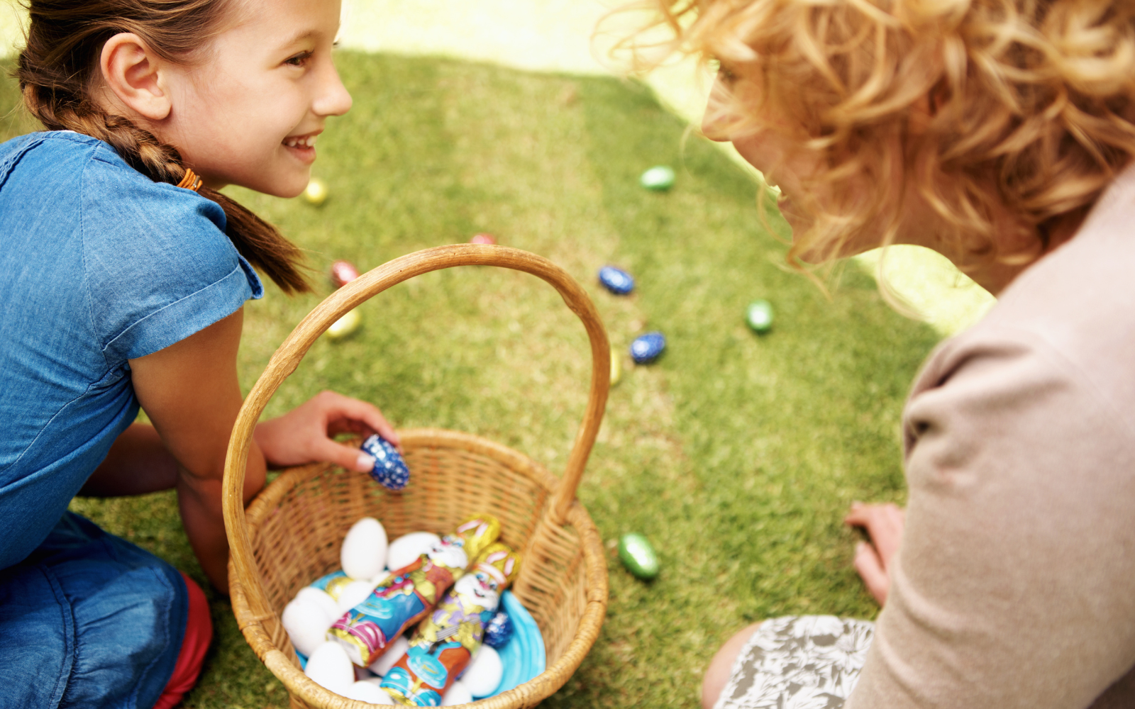 Easter is just around the corner. If you’re one of those people who secretly dreads having sugary treats around the house, this blog post is for you. Jennifer Neale is a Registered Dietitian & Certified Intuitive Eating Counsellor in Ottawa, ON.