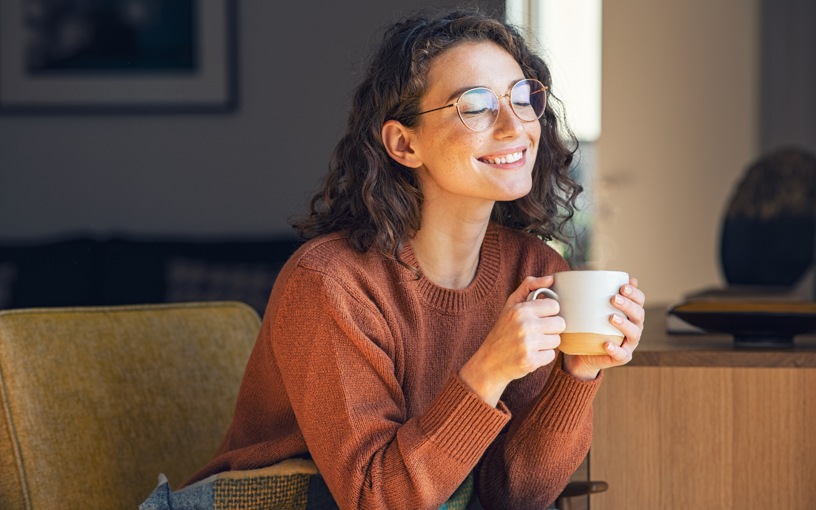 Curious about Starbucks & Tim Hortons’ new high-protein lattes? Learn if you really need protein coffee, how much protein you need, & easy DIY options at home.