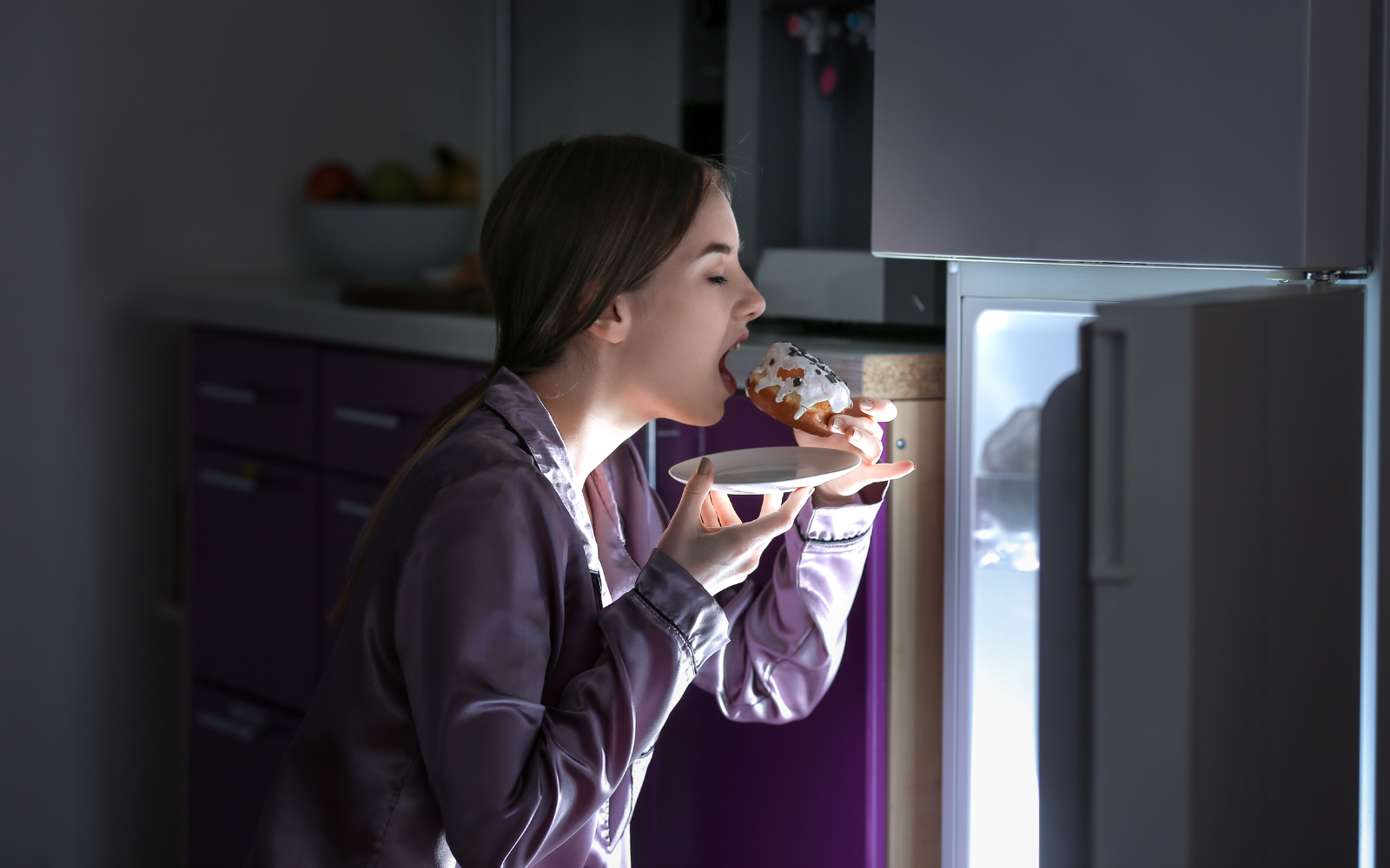 Learn what emotional eating is, why it happens, and how to cope without dieting. A compassionate, intuitive eating–aligned guide from an Ottawa Ontario Registered Dietitian.