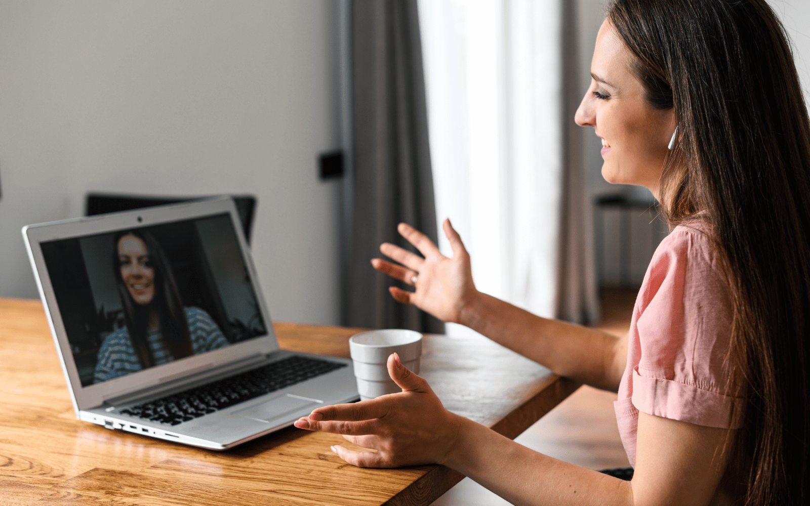 Canadian Registered Dietitian in Private Practice meeting virtually with a client on a laptop